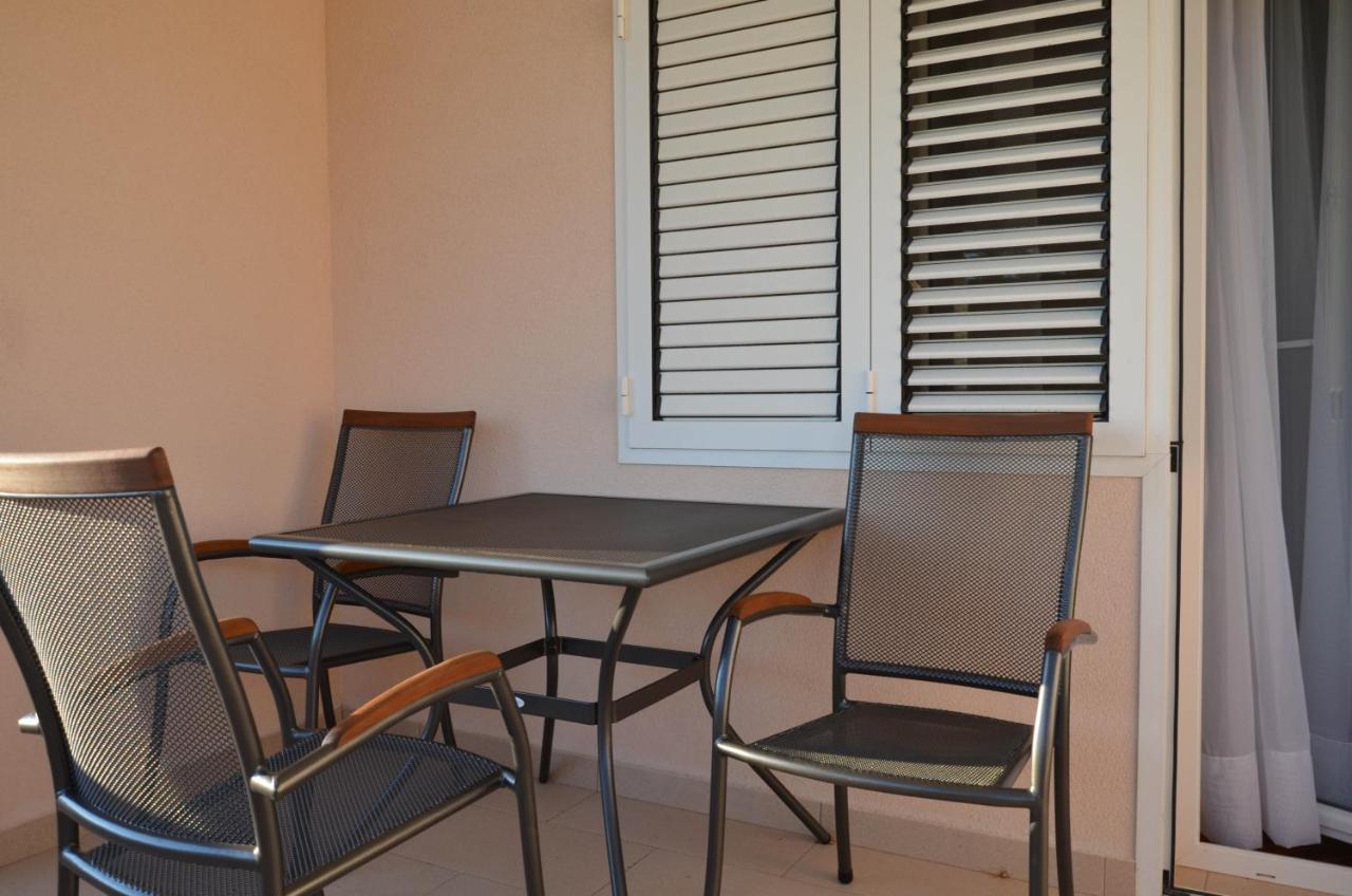 Apartments Tomas Betina  Ngoại thất bức ảnh