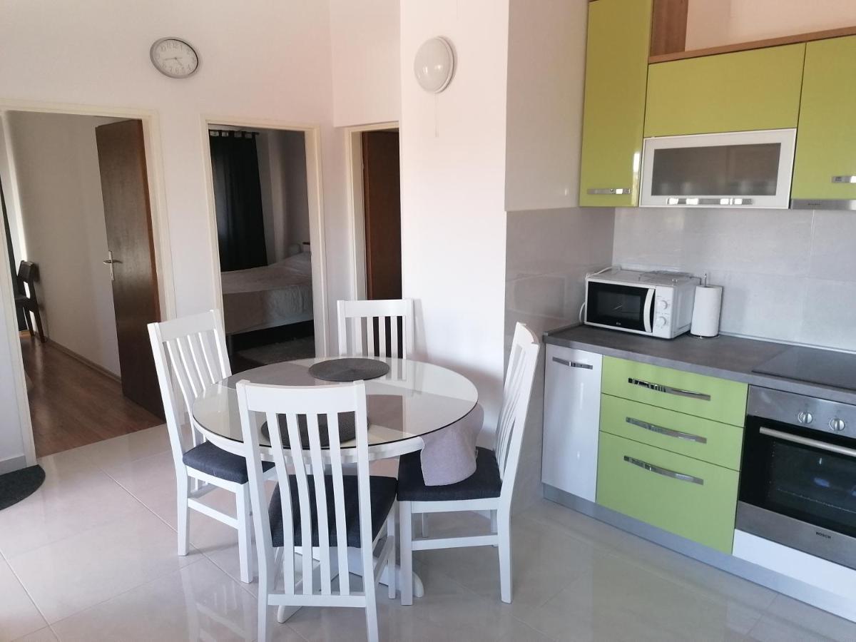 Apartments Tomas Betina  Ngoại thất bức ảnh