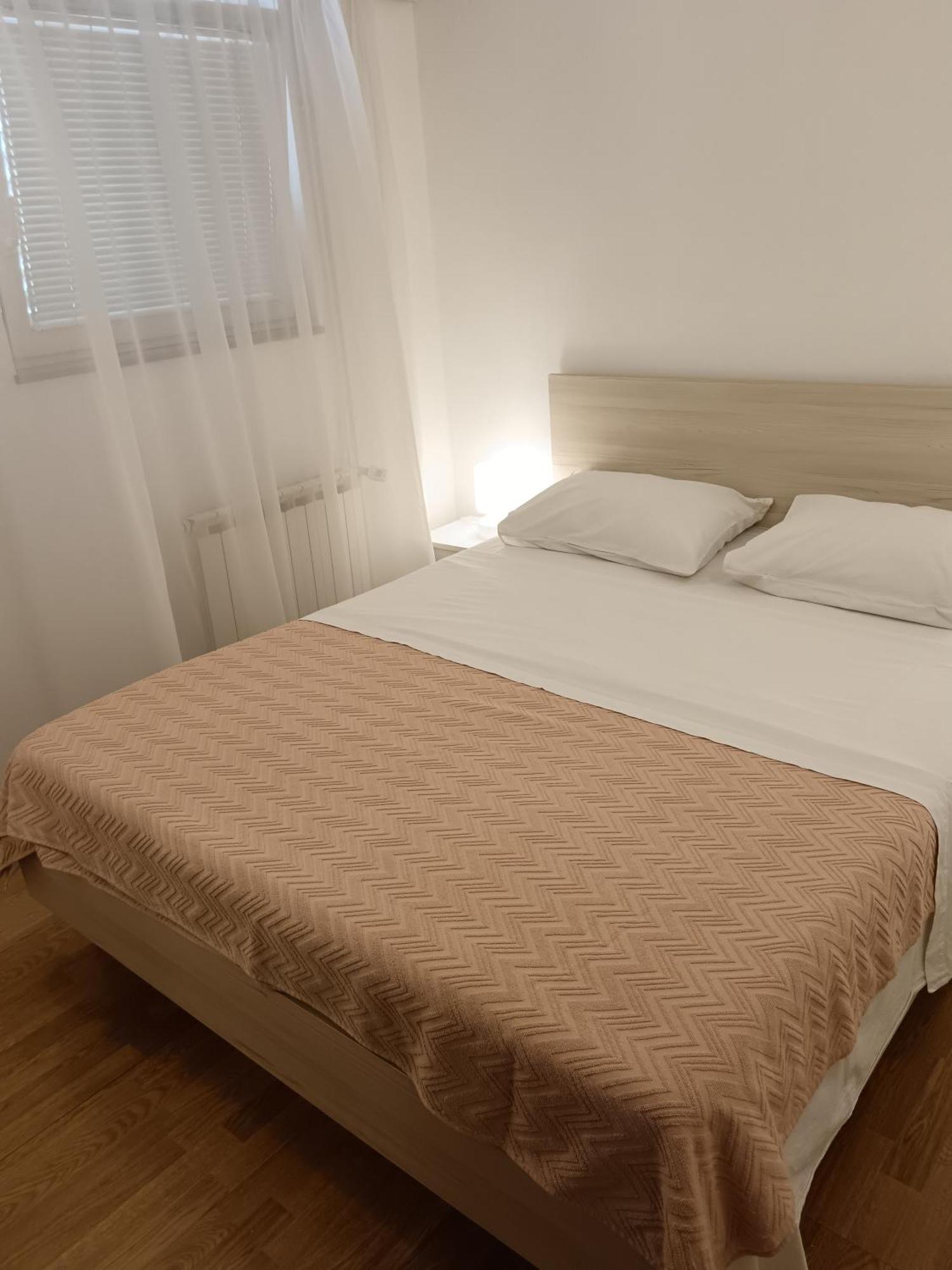 Apartments Tomas Betina  Ngoại thất bức ảnh