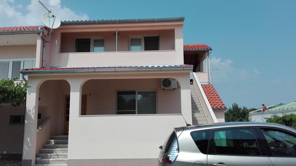 Apartments Tomas Betina  Ngoại thất bức ảnh