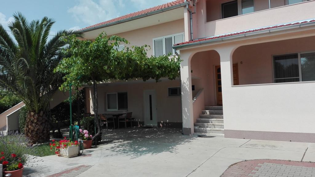 Apartments Tomas Betina  Ngoại thất bức ảnh