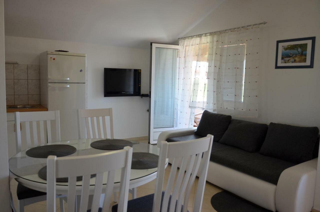 Apartments Tomas Betina  Ngoại thất bức ảnh